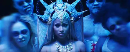 Nicki Minaj en el videoclip de 'Hard White' Nicki Minaj en el videoclip de 'Hard White'