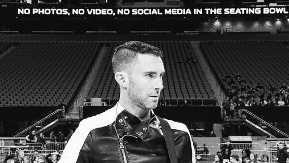 Adam Levine durante uno de los ensayos de la Super Bowl 2019