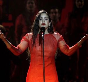 La cantante Rosalía durante su actuación en los Premios Goya 2019 La cantante Rosalía durante su actuación en los Premios Goya 2019