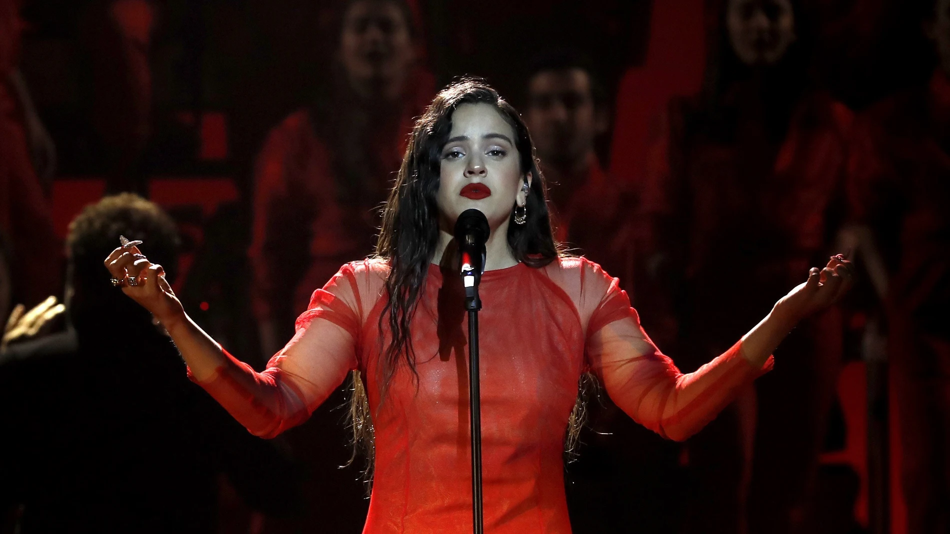 La cantante Rosalía durante su actuación en los Premios Goya 2019 La cantante Rosalía durante su actuación en los Premios Goya 2019