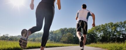 Pareja haciendo deporte