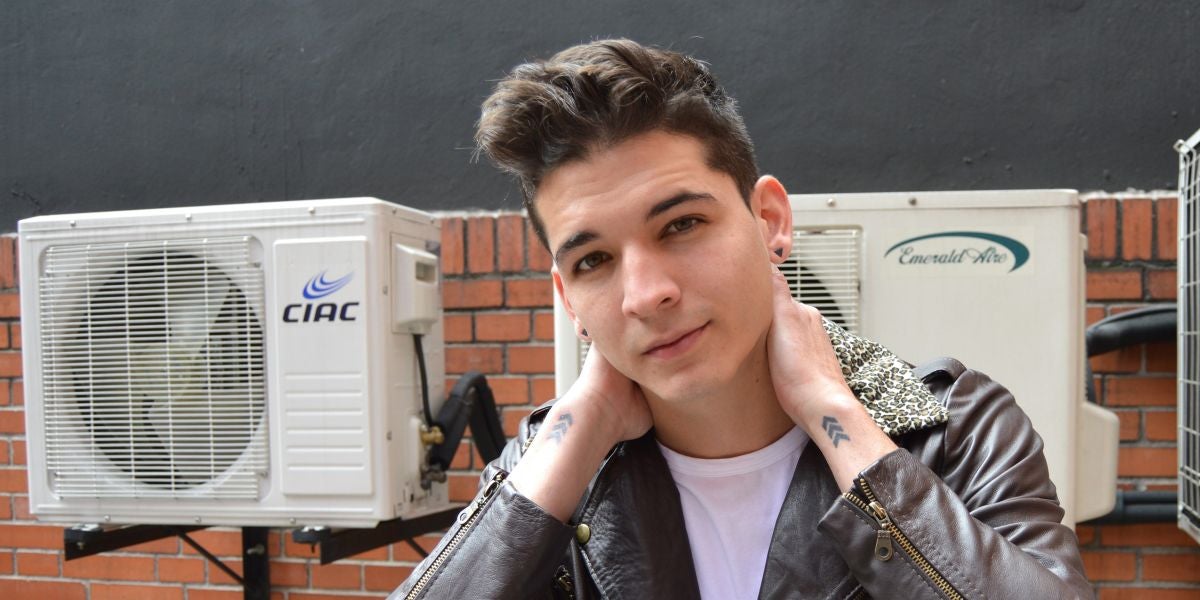 El cantante colombiano Legarda