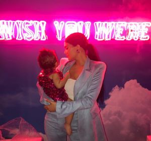 Kylie Jenner y su hija Stormi Kylie Jenner y su hija Stormi