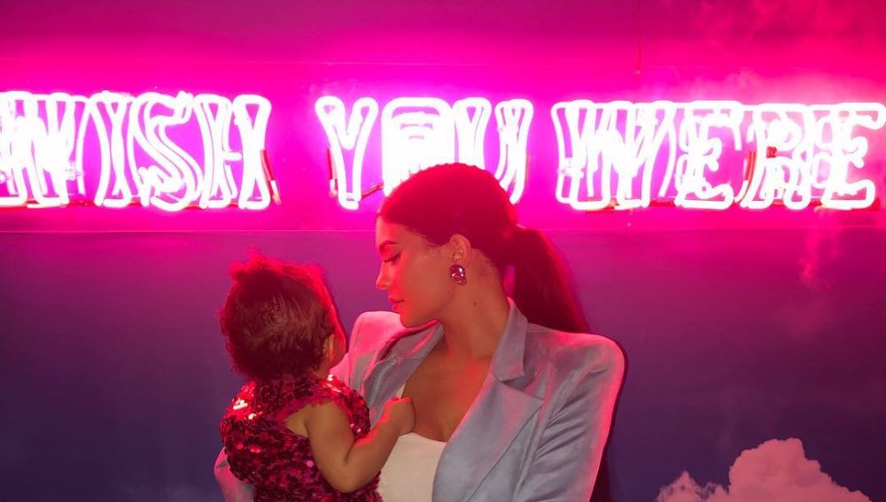 Kylie Jenner y su hija Stormi 
