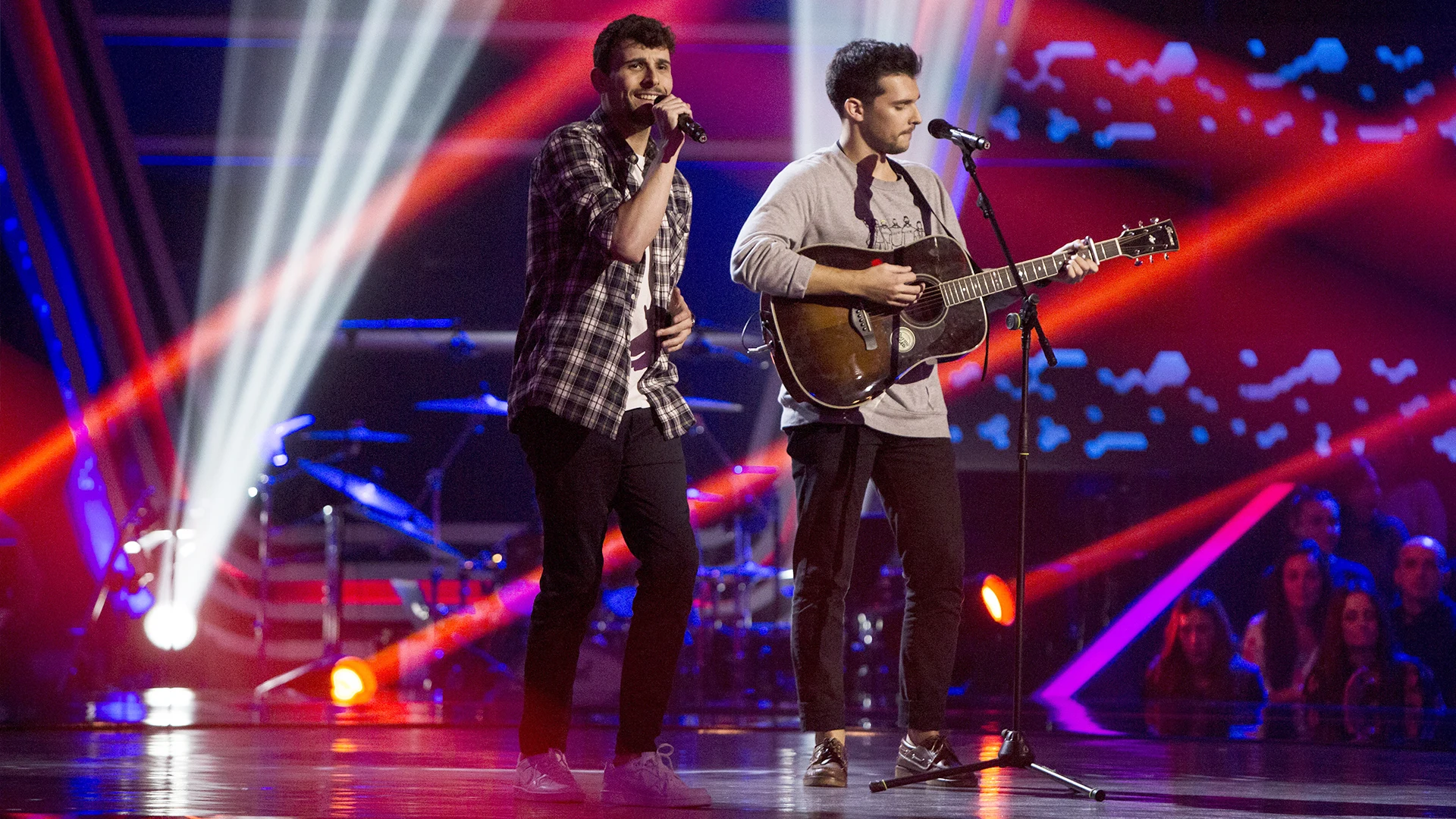 Ángel Mosquera y Leonardo Mera cantan ‘Toxic’ en las ‘Audiciones a ciegas’ de ‘La Voz’