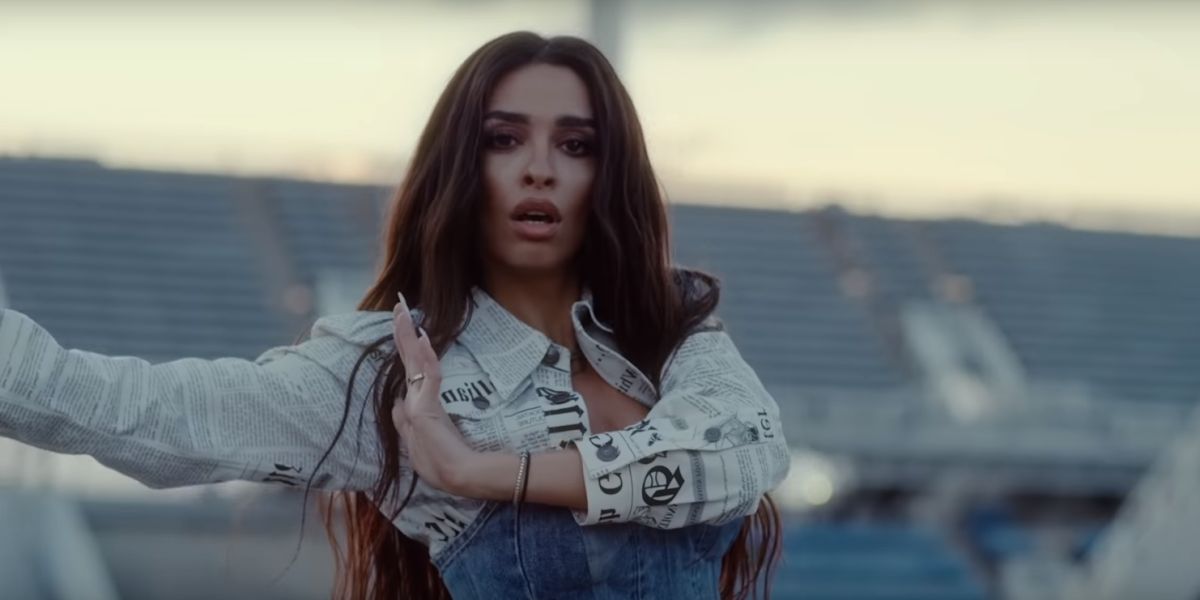 Eleni Foureira en el videoclip de 'Triumph'