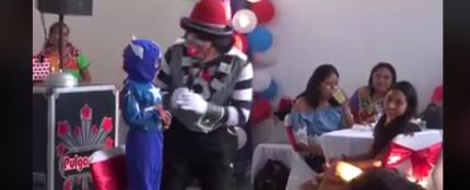 Payaso en un cumplea&ntilde;os