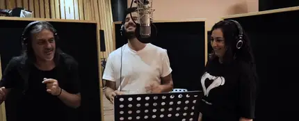 Camela y Taburete versionan 'Nunca debí enamorarme' Camela y Taburete versionan 'Nunca debí enamorarme'