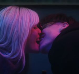 Halsey y YUNGBLUD tratan de salvar su tormentosa relación en '11 Minutes', con Travis Barker Halsey y YUNGBLUD tratan de salvar su tormentosa relación en '11 Minutes', con Travis Barker
