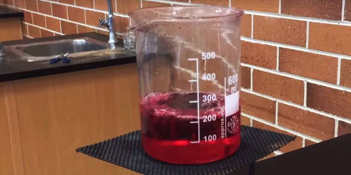 Experimento para saber qué cantidad de azúcar hay en una bebida con gas
