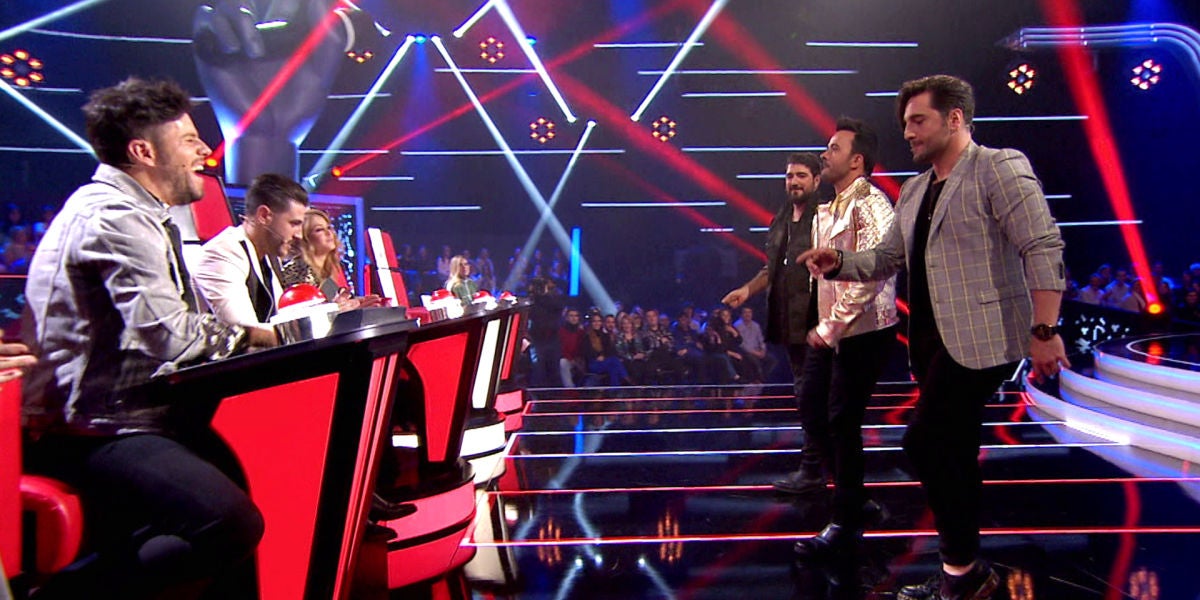VÍDEO-LA VOZ: Antonio Orozco, Luis Fonsi y David Bustamante suben la temperatura del plató de ‘La Voz’ con un sensual baile al ritmo de ‘Fever’