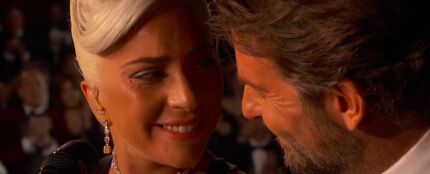 Lady Gaga y Bradley Cooper durante su actuaci&oacute;n en los Oscar