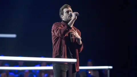 Vídeo: Actuación Álvaro de Luna en los Asaltos de 'La Voz' Álvaro de Luna canta ‘Estrella polar’ en los Asaltos de ‘La Voz’