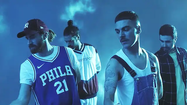 Miss Caffeina en el videoclip de 'Prende'