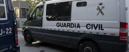 Furgón de la Guardia Civil. Furgón de la Guardia Civil.