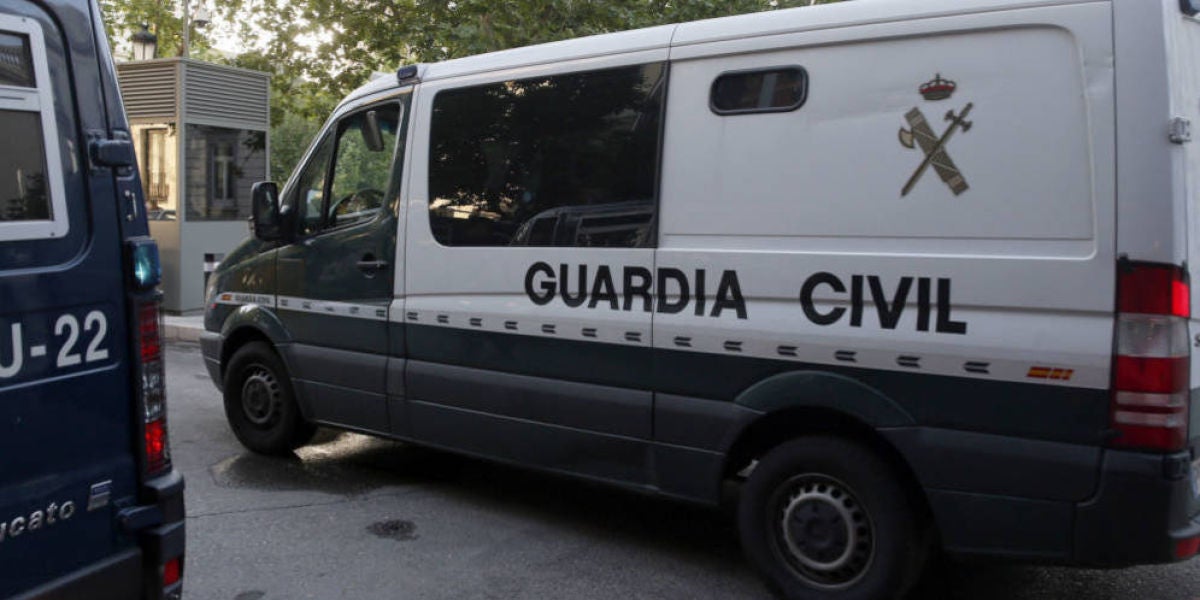 Imagen de archivo de un furgón de la Guardia Civil.