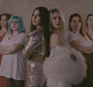 Natalia y Lucía Gil reivindican los derechos de la mujer en 'Lo que es nuestro' Natalia y Lucía Gil reivindican los derechos de la mujer en 'Lo que es nuestro'