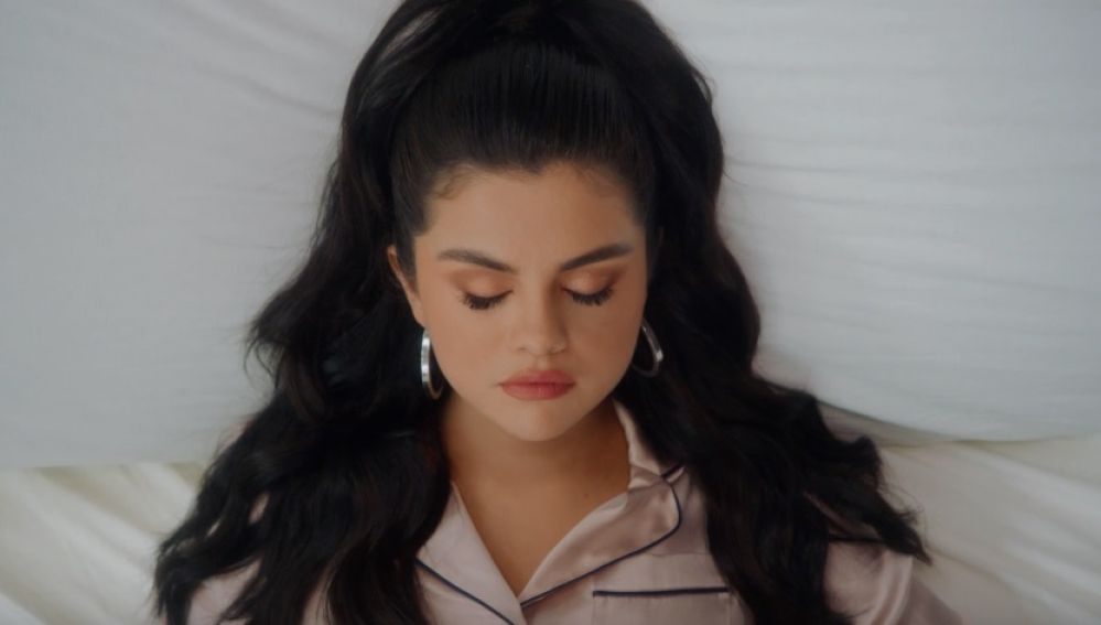 Selena Gomez en el videoclip de 'I can't get enought'