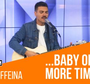 Alberto de Miss Caffeina versionando '...Baby One More Time' de Britney Spears Alberto de Miss Caffeina versionando '...Baby One More Time' de Britney Spears