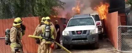 El dueño de un pitbull entra desesperado en su casa en llamas para salvar a su mascota El dueño de un pitbull entra desesperado en su casa en llamas para salvar a su mascota