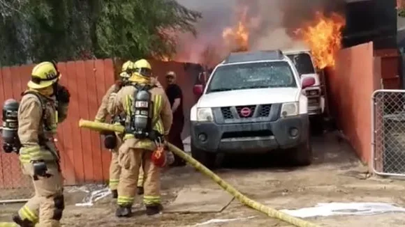 El dueño de un pitbull entra desesperado en su casa en llamas para salvar a su mascota El dueño de un pitbull entra desesperado en su casa en llamas para salvar a su mascota