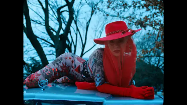 Iggy Azalea en el videoclip 'Sally Walker'