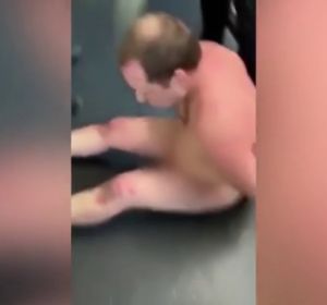 Detenido por intentar embarcar a un avión completamente desnudo para "mejorar la aerodinámica" Detenido por intentar embarcar a un avión completamente desnudo para "mejorar la aerodinámica"