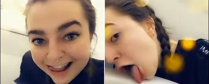 El vídeo de una chica lamiendo el wc de un avión que se ha vuelto viral El vídeo de una chica lamiendo el wc de un avión que se ha vuelto viral