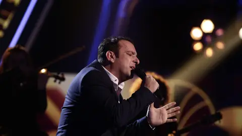 VÍDEO: Javi Moya canta ‘Dónde está el amor’ en la Semifinal de ‘La Voz’ VÍDEO: Javi Moya canta ‘Dónde está el amor’ en la Semifinal de ‘La Voz’