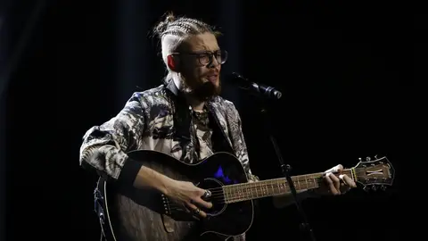 VÍDEO: Andrés Martín canta ‘Can’t help falling in love’ en la Semifinal de ‘La Voz’ VÍDEO: Andrés Martín canta ‘Can’t help falling in love’ en la Semifinal de ‘La Voz’