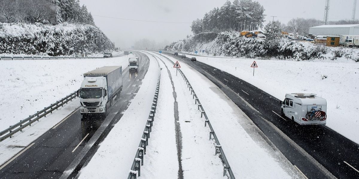 Complicaciones en carreteras de la provincia de Ourense por el frío y nieve