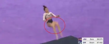 Una gimnasta se rompe las dos piernas al realizar un salto en competición Una gimnasta se rompe las dos piernas al realizar un salto en competición