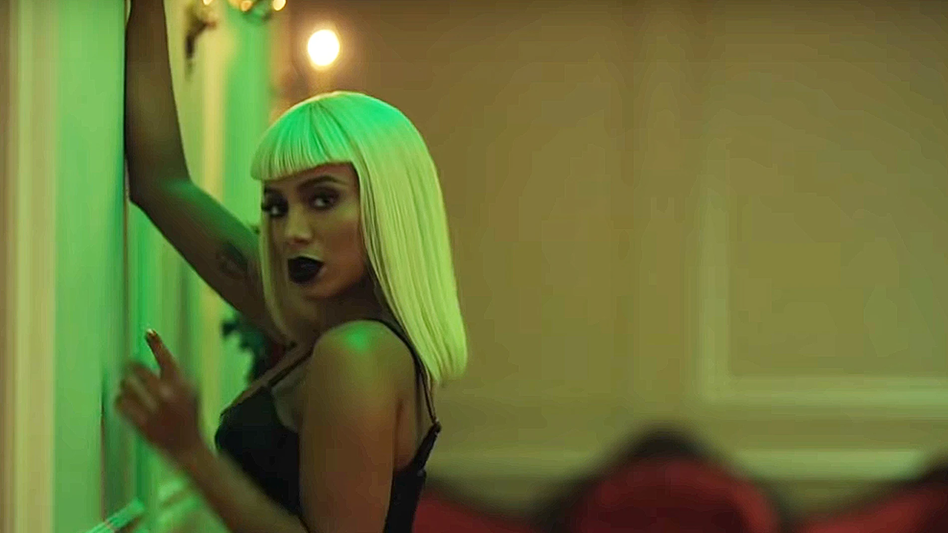 Anitta en el videoclip de 'Onda Diferente'