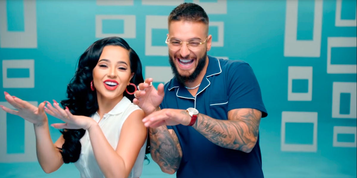 Becky G y Maluma en el vídeo de 'La Respuesta'