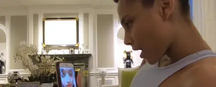 Alicia Keys hablando con Rosalía Alicia Keys hablando con Rosalía