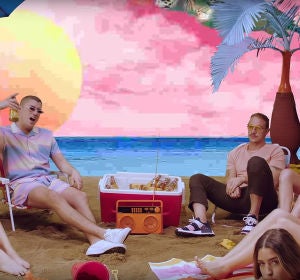 Bad Bunny y Diplo en el videoclip de '200 mph' Bad Bunny y Diplo en el videoclip de '200 mph'