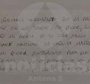 La carta de una pareja harta de su vecino que arroja sus excrementos por la ventana: "Te haré masticar la caquita mañanera de mi perra" La carta de una pareja harta de su vecino que arroja sus excrementos por la ventana: "Te haré masticar la caquita mañanera de mi perra"