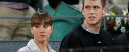Aitana Ocaña y Miguel Bernardeau en el Mutua Madrid Open durante el partido de Rafa Nadal