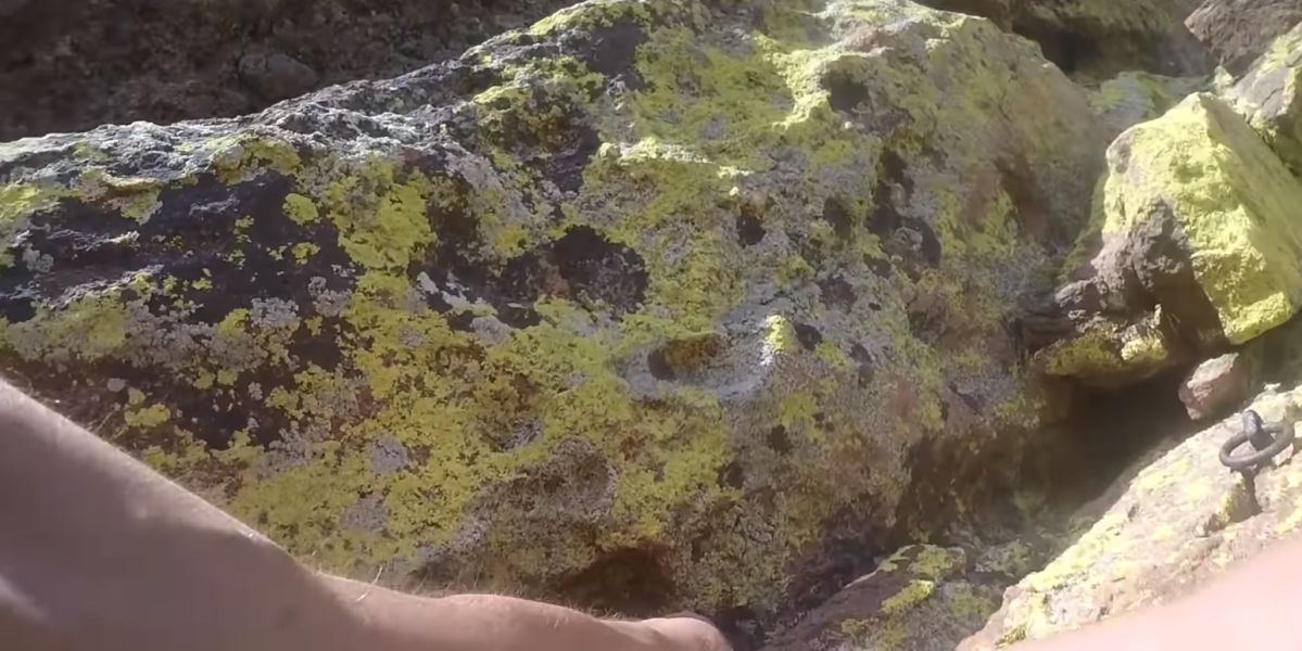 Un escalador graba su propia caída