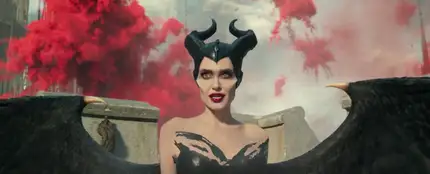 Angelina Jolie en el primer tráiler de 'Maléfica 2' Angelina Jolie en el primer tráiler de 'Maléfica 2'
