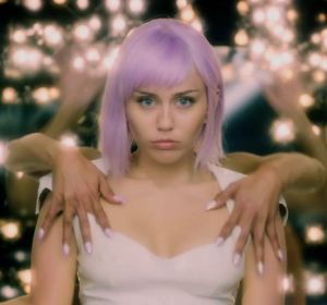 Miley Cyrus en la quinta temporada de 'Black Mirror' Miley Cyrus en la quinta temporada de 'Black Mirror'