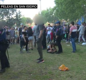 Alcohol y pelas en San Isidro: al menos 23 menores hospitalizados por intoxicación etílica Alcohol y pelas en San Isidro: al menos 23 menores hospitalizados por intoxicación etílica