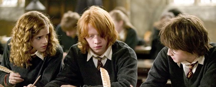 Harry, Ron y Hermione en clases en Hogwarts Harry, Ron y Hermione en clases en Hogwarts