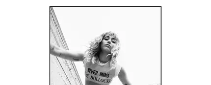 Miley Cyrus en She Is Coming Miley Cyrus en She Is Coming
