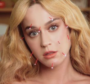 Katy Perry en su nuevo vídeo 'Never Really Over' Katy Perry en su nuevo vídeo 'Never Really Over'
