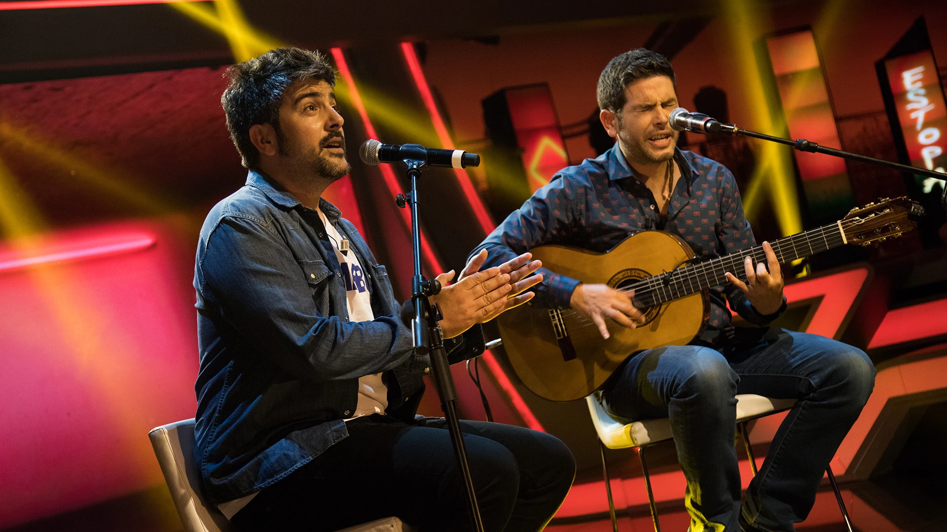 Estopa interpreta en directo en 'El Hormiguero 3.0' su nuevo single 'Fuego'