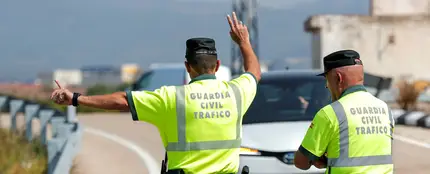 Control de la Guardia Civil de Tráfico Control de la Guardia Civil de Tráfico