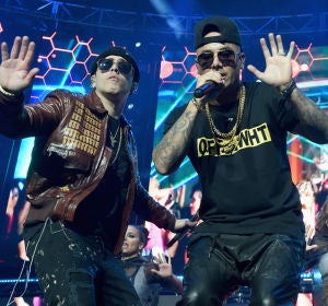 Yandel y Wisin durante una actuación Yandel y Wisin durante una actuación
