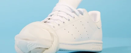 Inventan un condón para proteger tus zapatillas favoritas Inventan un condón para proteger tus zapatillas favoritas