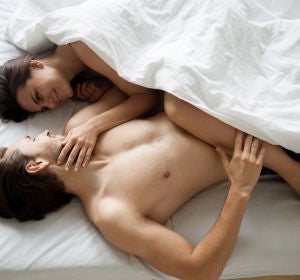 Pareja en la cama Pareja en la cama